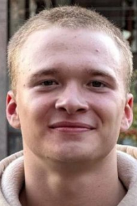 Леонид Петров