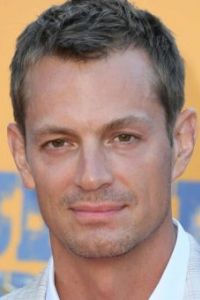 Юэль Киннаман