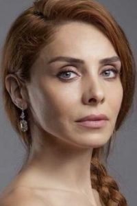 Нур Феттахоглу