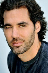 Тристан Томас