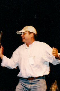 Энтони Холл