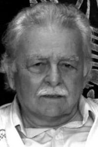 Искандер Хамраев