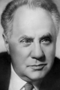 Михаил Жаров