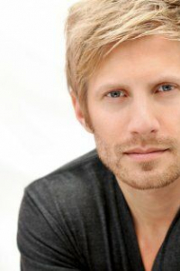 Тэннер Томасон