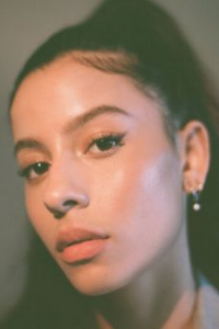 Изабелла Альварез