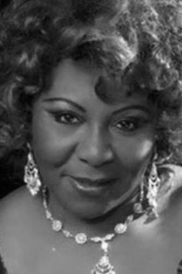 Сандра Ривз