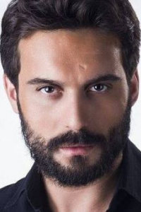 Али Эрсан Дуру